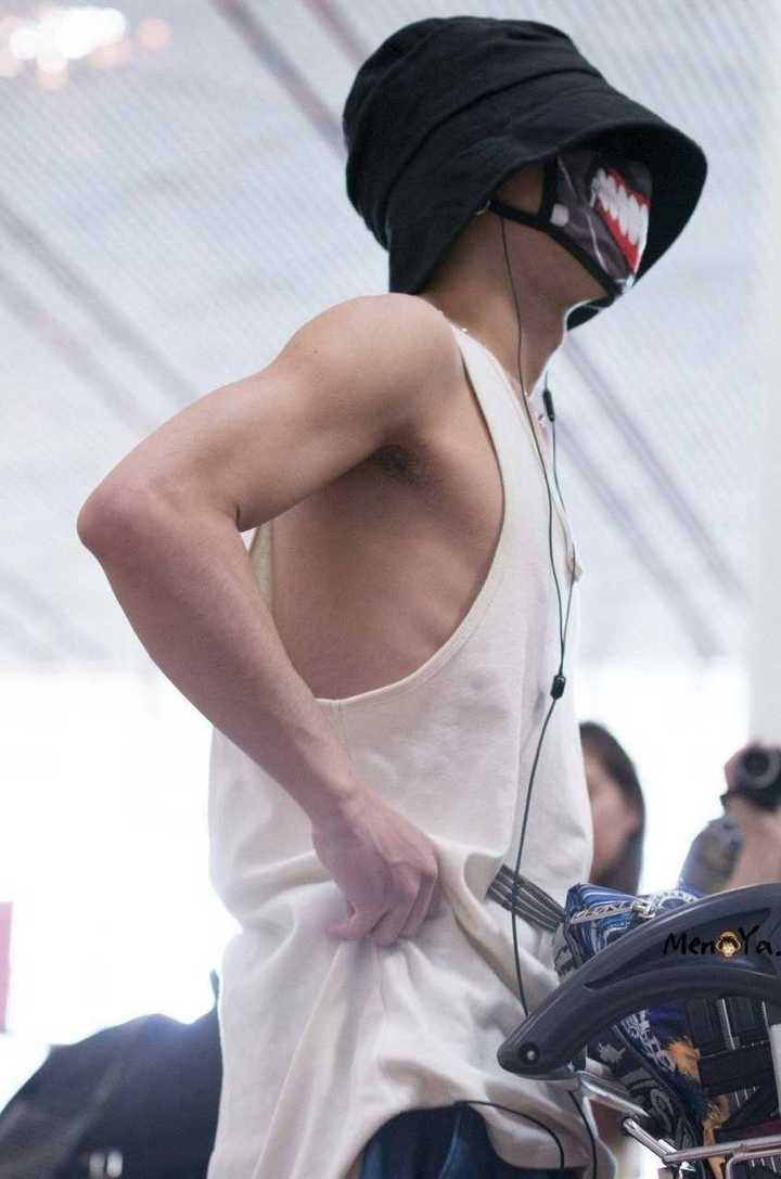 小姐妹们可以分享一些华晨宇的盛世美颜吗