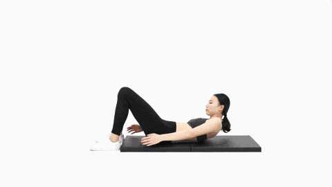 动作四,仰卧交替摸脚