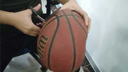 野球帝 球皮较软,涩感好 很好抓 ,筋沟也不浅 抬手 拨球特别有感觉