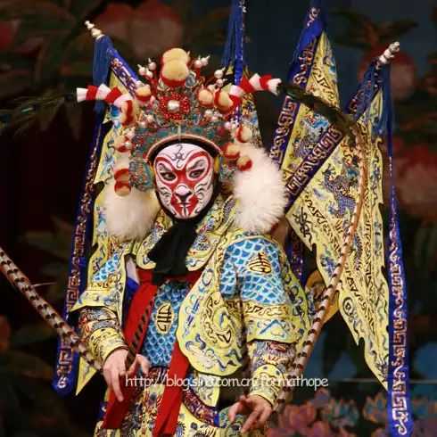 图示:京剧猴戏中的大圣闹天宫形象 