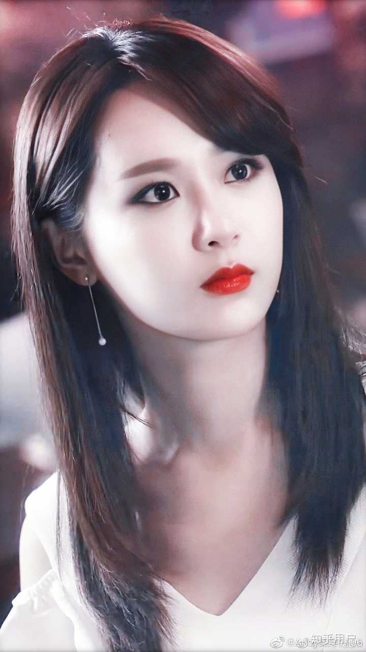 欢乐颂里的邱莹莹16年