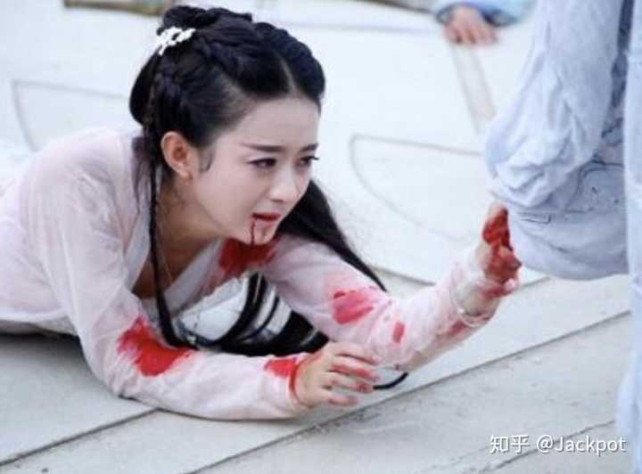 在销魂钉受刑的时候花千骨对白子画说的:师傅,至少不要用断念   我