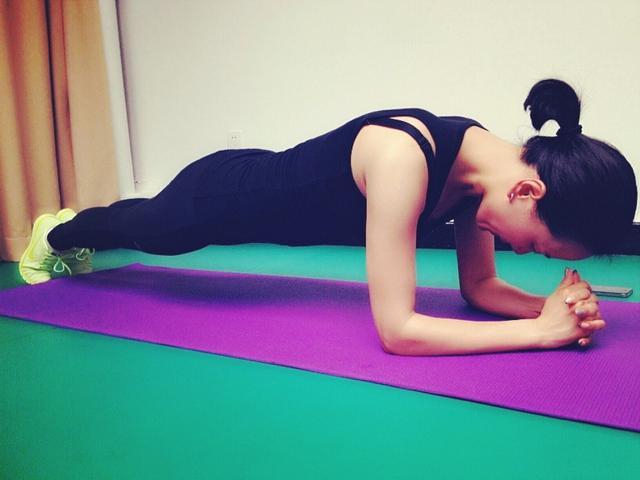 <em>需要先减脂</em>再<em>练马甲线</em>么? - 凌光的回答 - 知乎