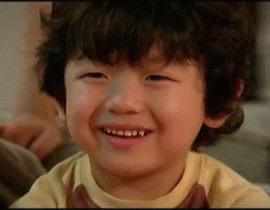 为什么在香港 行人坐扶梯靠右站?