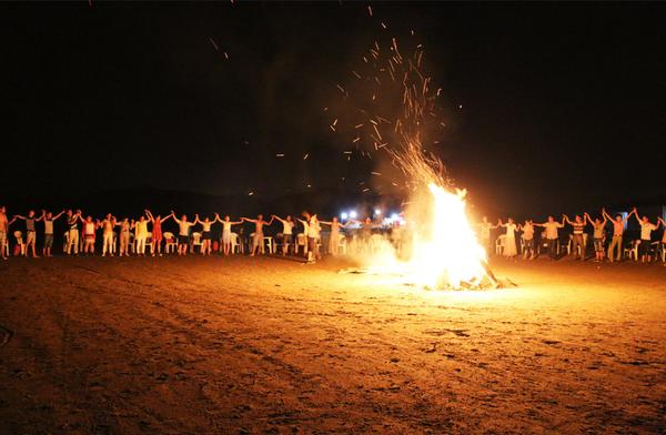 为什么要举办一场难忘的篝火晚会 深度好文 篝火晚会拼音 双偶网