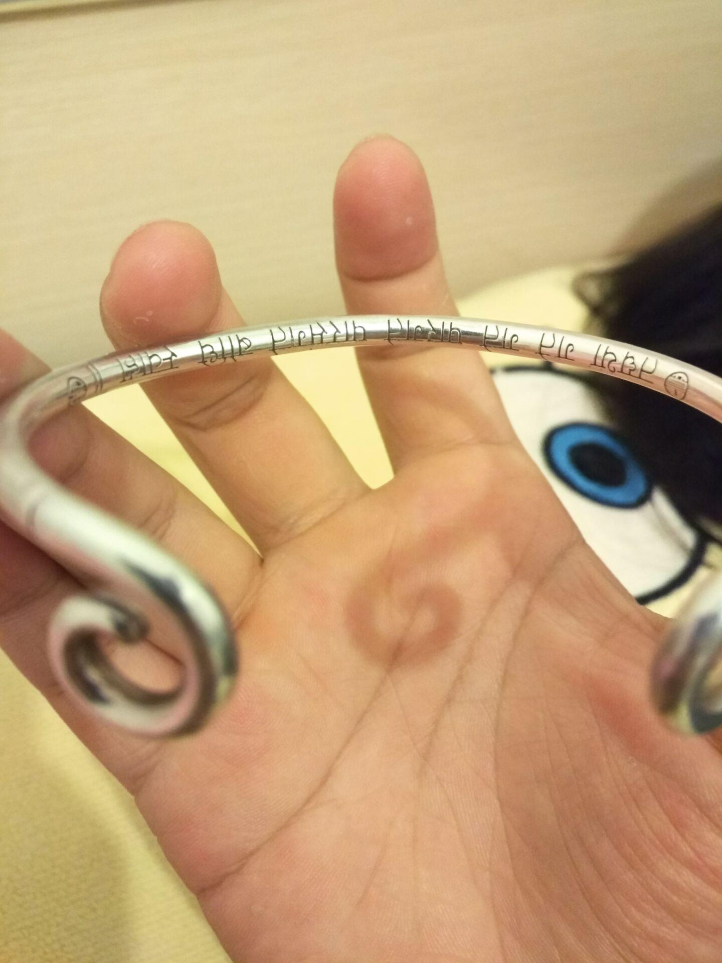 谁能帮我翻译一下手镯上的字? - 梵语 - 知乎