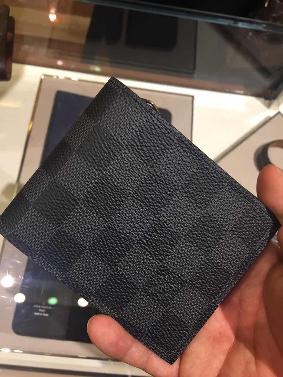 请问 lv 老花和新花具体是指什么花样?请附图片