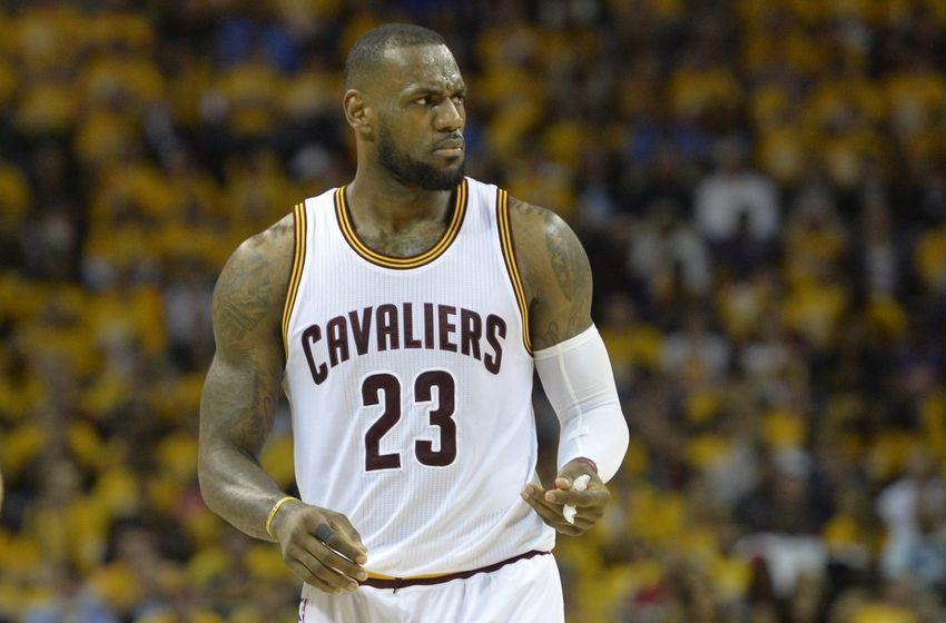 当我们黑詹姆斯时我们在黑些什么