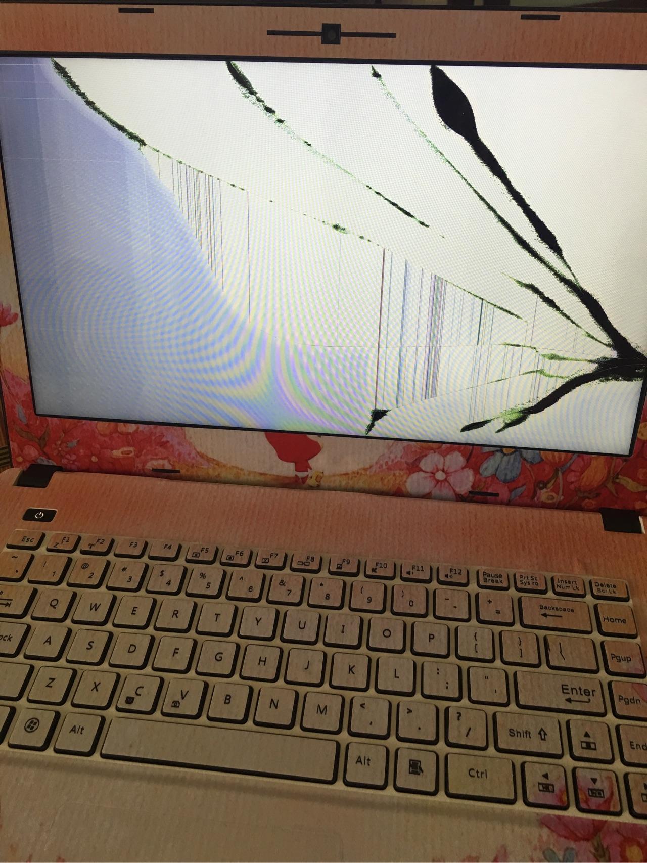 我用湿巾(寸劲?)非常特别狠狠地擦了一下电脑