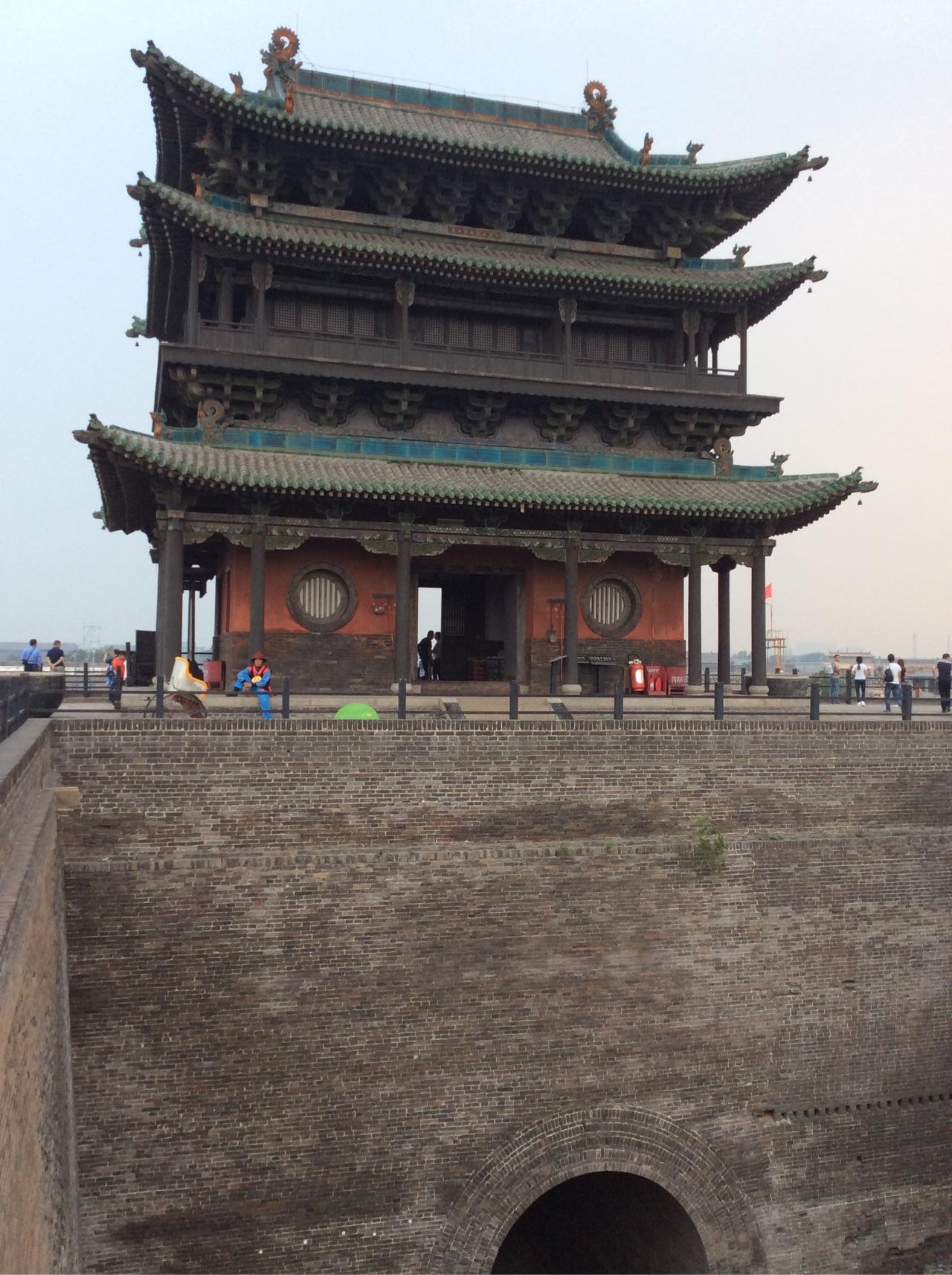 感觉挺古香古色的这个是住在平遥古城里一个爷爷的家,爷爷人很好,邀请