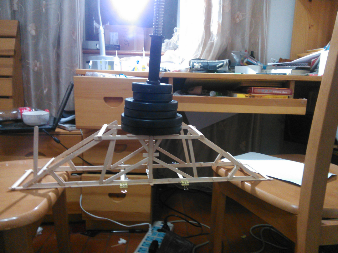 如何做一个长度在80cm宽度15cm以上没有桥墩的承重桥梁?