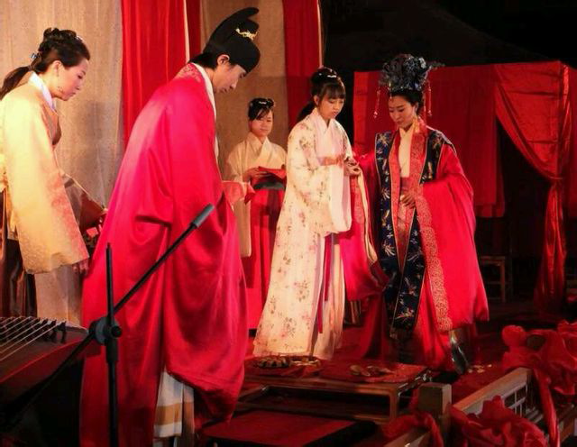 凤冠霞帔什么样的才算好? - 婚礼 - 知乎