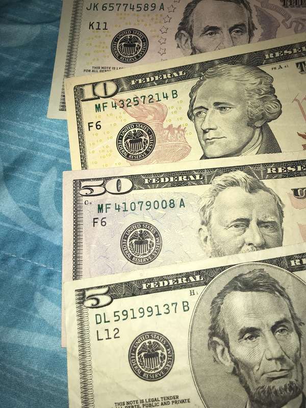 以后的大头版,首批只有 20 50 100,1999 版才有 5 10 两种,这是美元