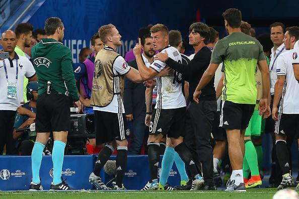 如何评价欧洲杯上德国队0:2不敌法国队的比赛