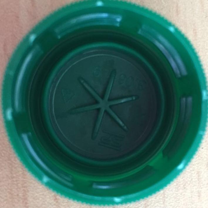 常见饮料的塑料瓶盖结构是怎么做到防水的?