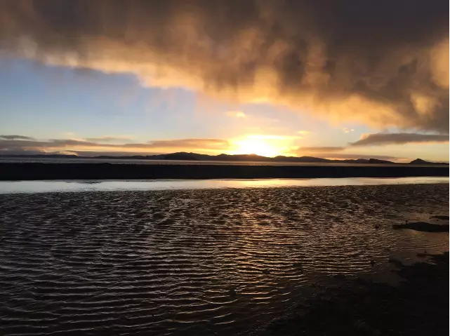 请问日喀则与纳木错哪个更值得去?