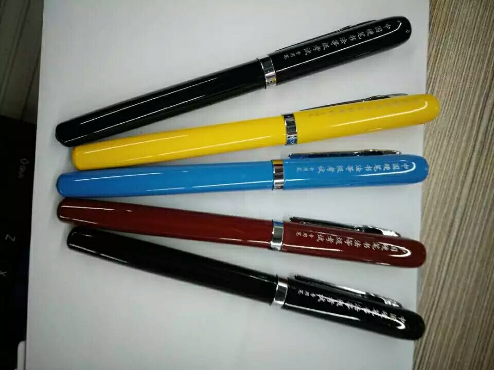 你觉得性价比最高的钢笔或最适合练字的钢笔是