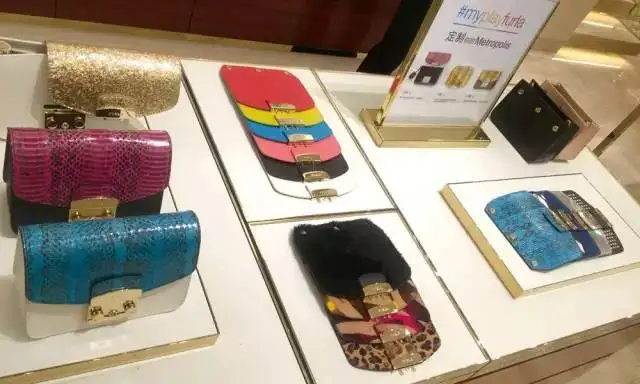 爆款又救了一个品牌，这次是Furla