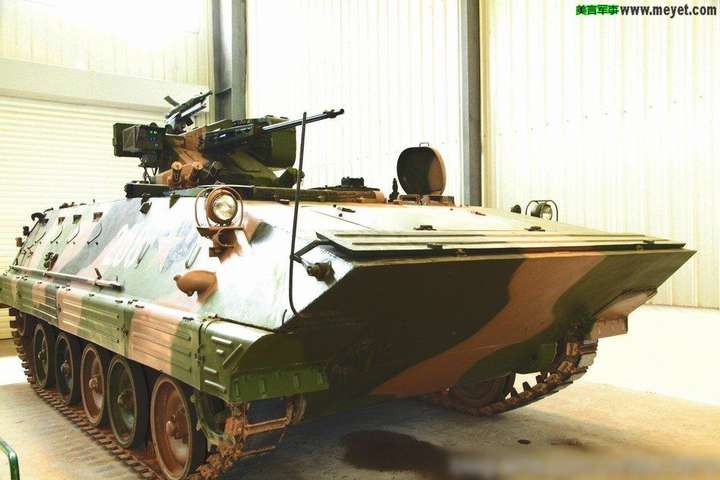 斯特里克装甲车图片