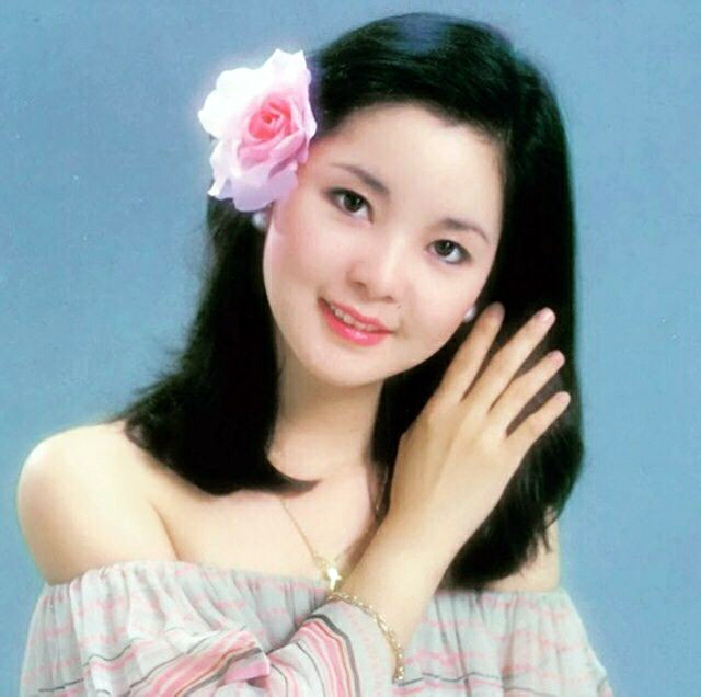 邓丽君,面似银盆,不似当今网红脸