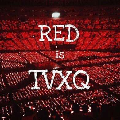 参与了2015年末微博话题#红色是东方神起的#的应援色之战是一种什么样