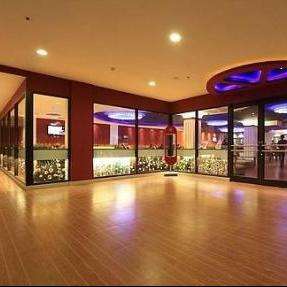 丽港餐厅,是以香港美食文化为背景的港式休闲餐厅.