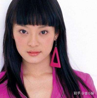 方脸女生怎么弱化脸型的方感.