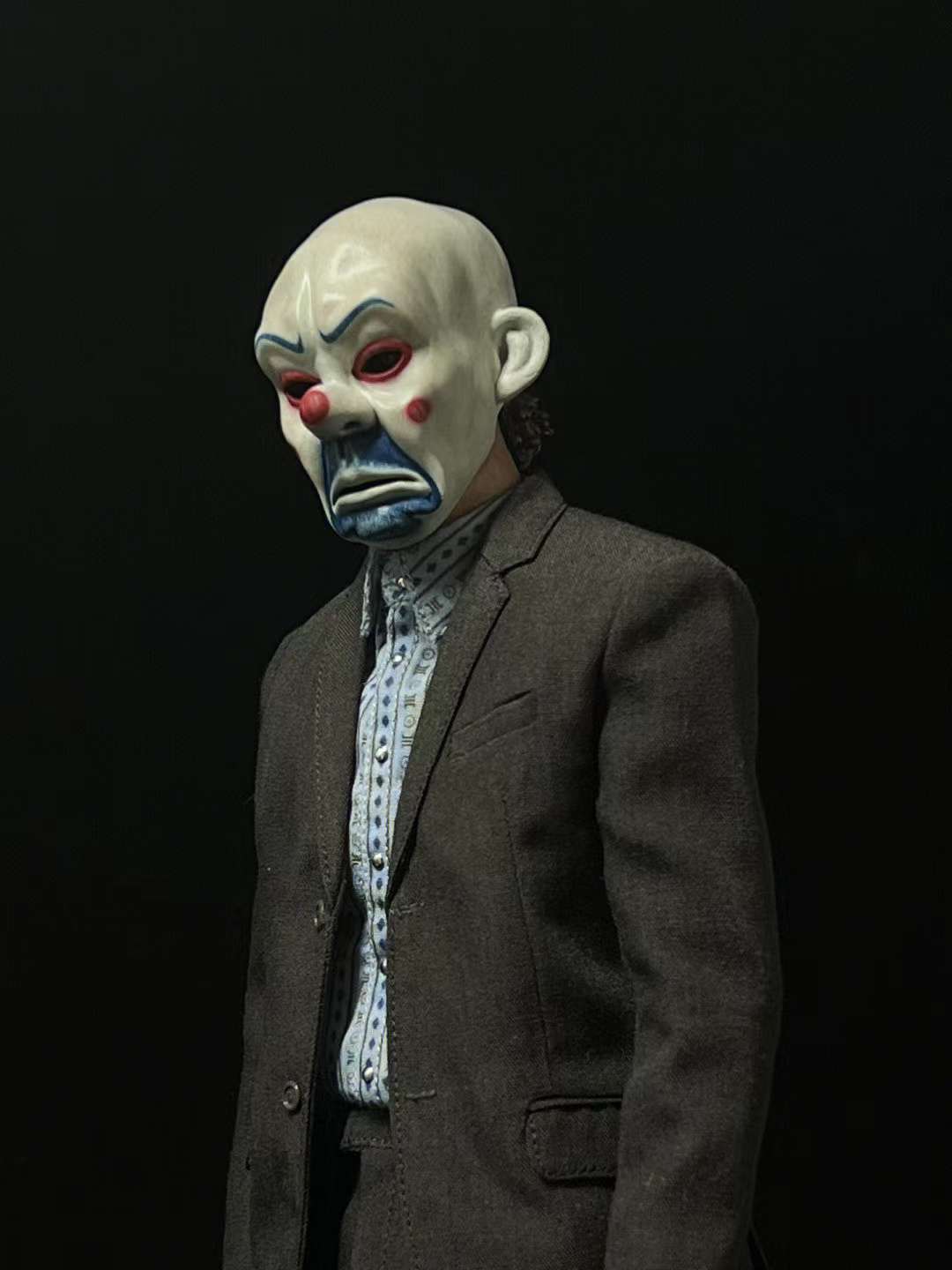 一盅情怀 的想法: 《蝙蝠侠黑暗骑士》小丑手办希斯莱杰 1/6… - 知乎