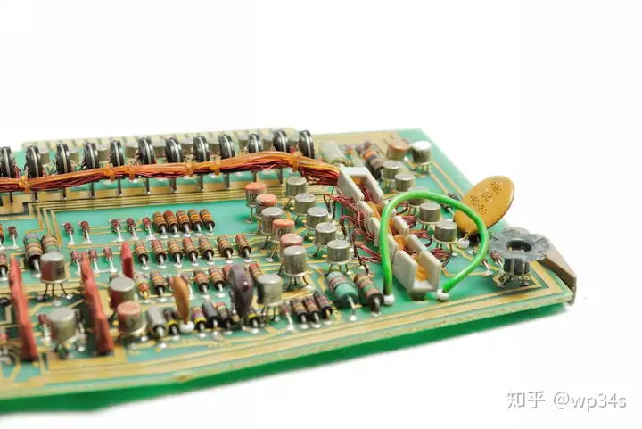 电与磁的极致艺术~1968年的HP9100A晶体管计算器(机)-2