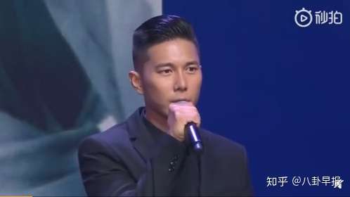 唱青春纪念册的可米小子成员许君豪在成都当牙医