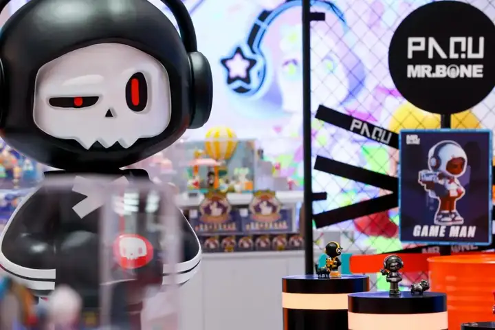 到底什么算是「潮玩」？国内外的潮玩文化有何区别？