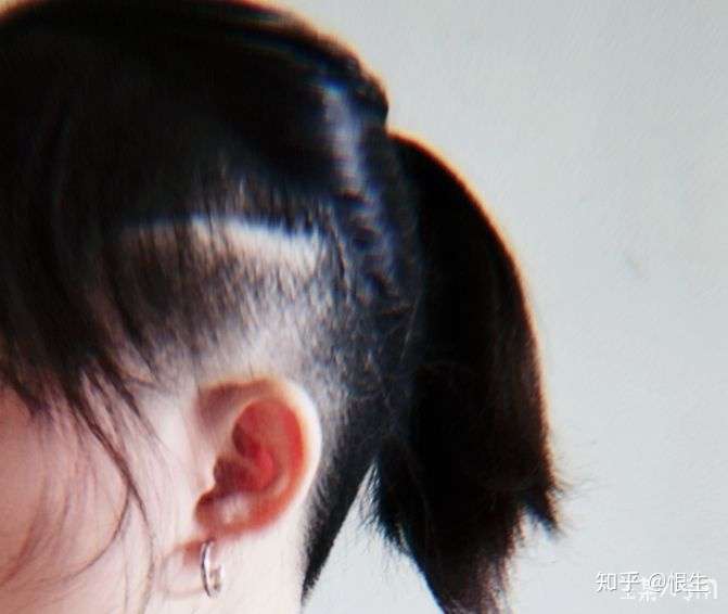女生把两边头发剃掉是什么体验?
