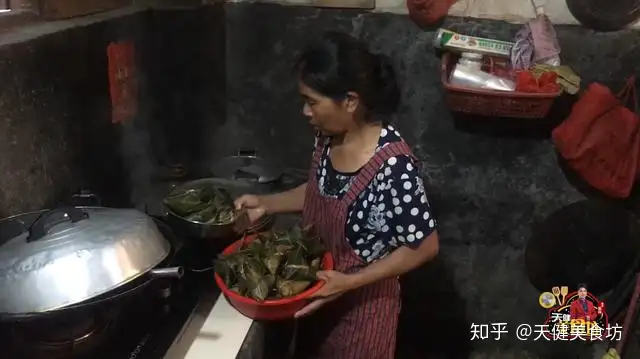 Harcou妈KMH闽南肉粽子，作法单纯，色泽鸡肠，美味这般