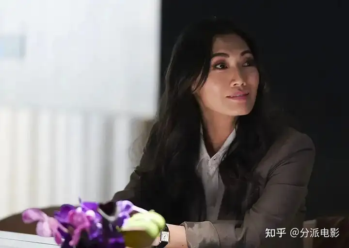 美剧《枕边人》骗子和探员的终极拉扯,性张力拉满!