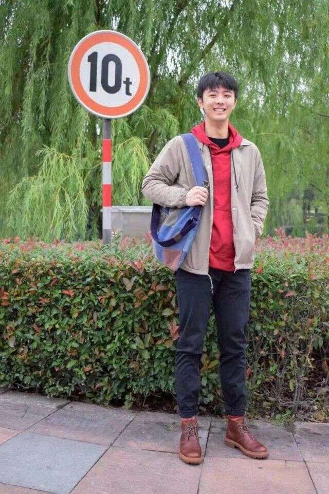 有哪些不知名的男生照片让你念念不忘,想知道他名字?