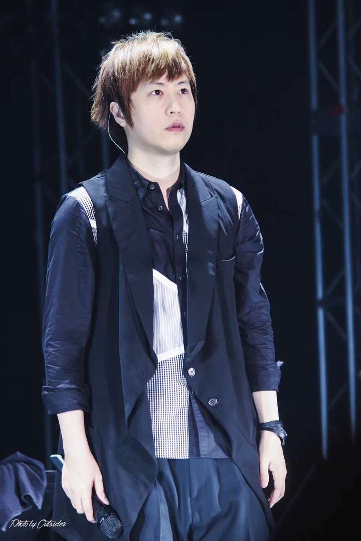 夜晚太过于想念陈信宏怎么办?