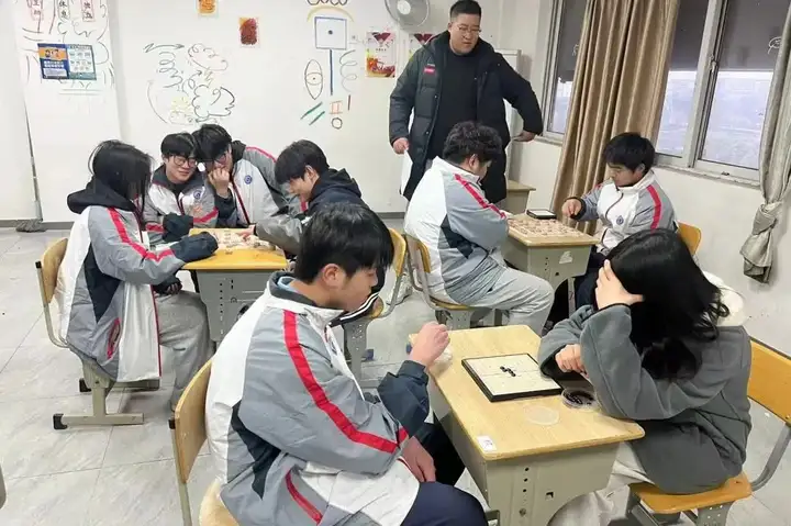 棋思妙想 弈动校园 | 塘栖校区“棋誉杯”象棋、五子棋大赛(图6)