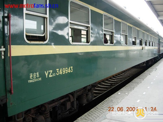 火车客运列车座位为什么不设计成地铁那样的