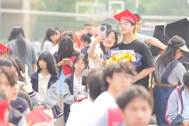 正青春 向未来 | 2025塘栖校区高三成人礼(图13)