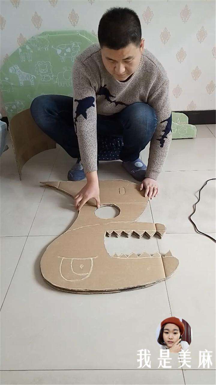 纸箱做恐龙衣服的步骤图片（儿童穿的纸箱恐龙制作方法）插图(4)