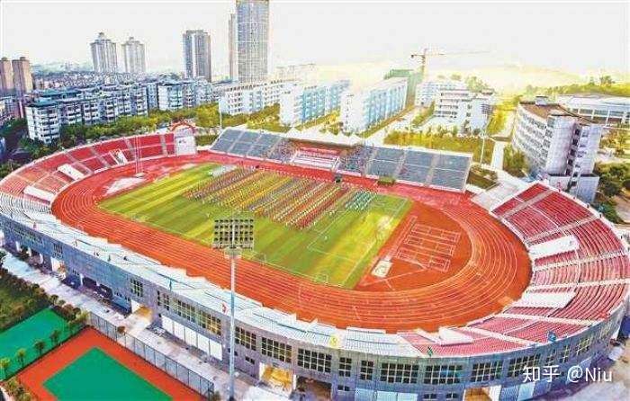 另外告诉大家一个冷知识:西南地区最大的运动场是重庆市潼南区实验