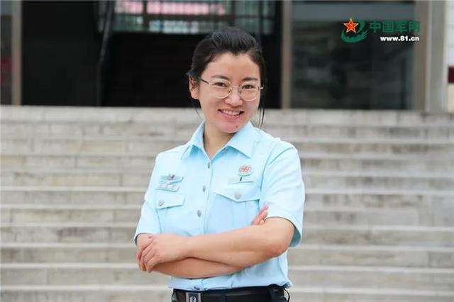 文职风采丨二十不惑三十而已致敬追梦孔雀蓝的你