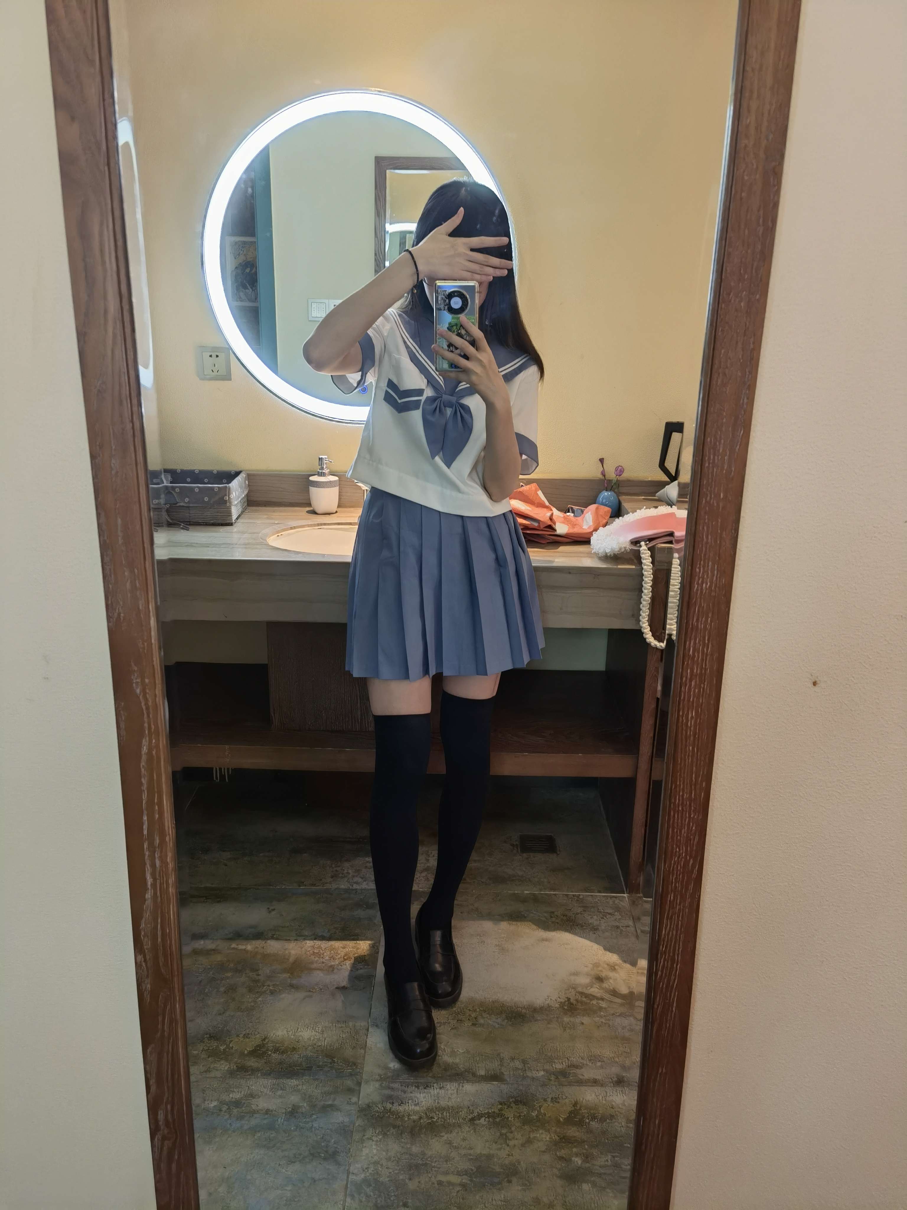 鱼一般 的想法: 上一次穿水手服 过膝袜的搭配还是在初中 - 知乎