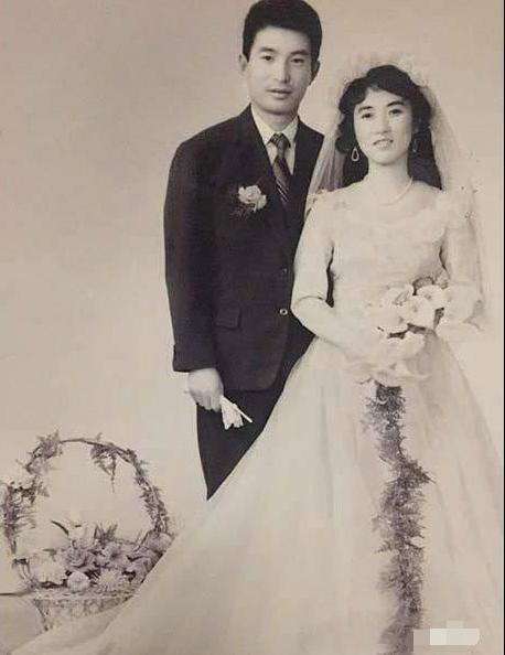 结婚照里的改革开放40年 知乎