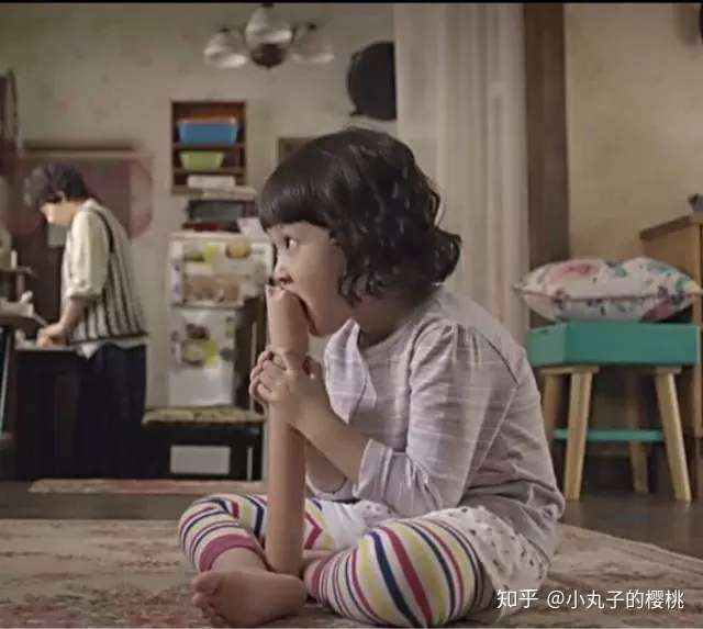 没有圣诞老人,那是妈妈送的,听到这句话的珍珠那个小表情,很多大人也