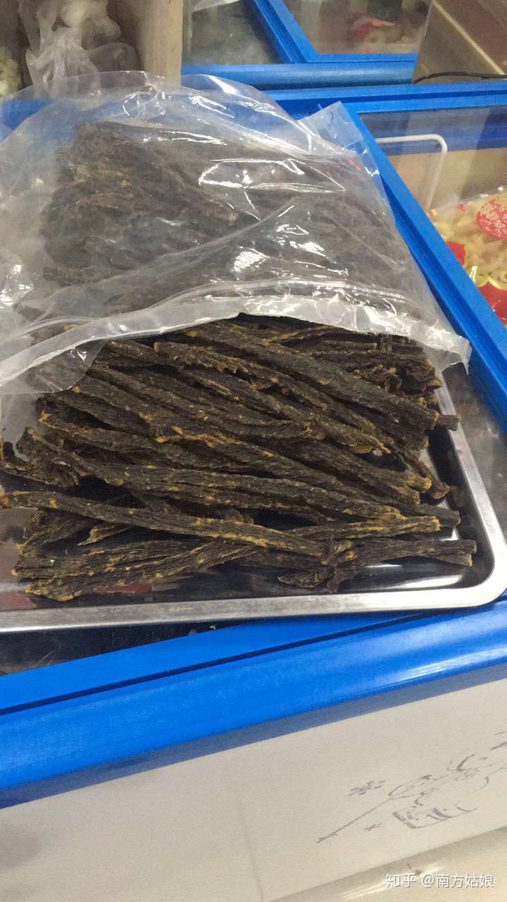有没有人吃过一种大袋里面是散装绿色透明包装的牛肉干