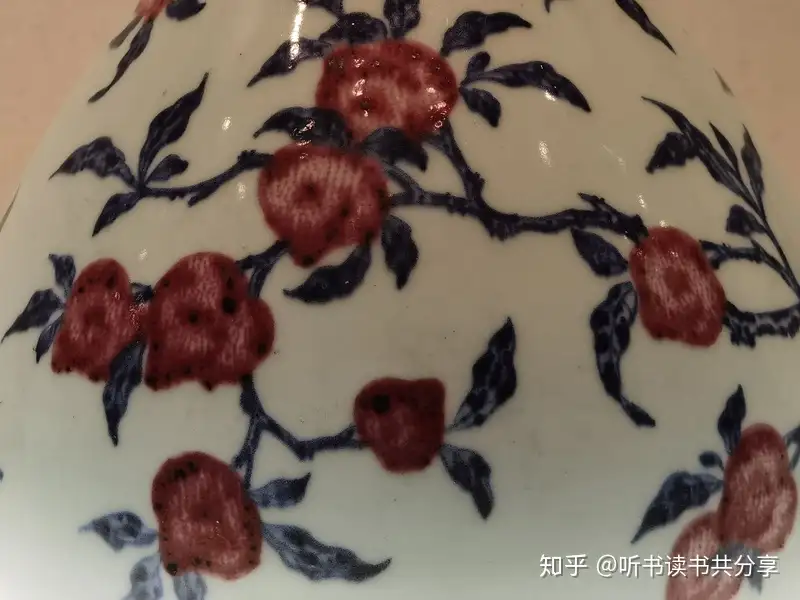 国博这件青花釉里红桃纹玉壶春瓶，为何能独占展览的广告牌- 知乎
