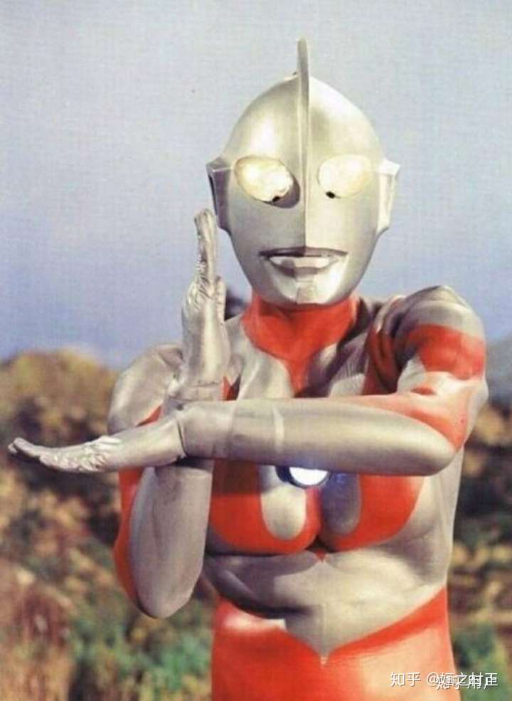 有多少女生的童年是奥特曼和假面骑士?