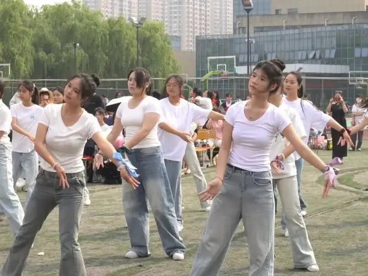 正青春 向未来 | 2025塘栖校区高三成人礼(图12)