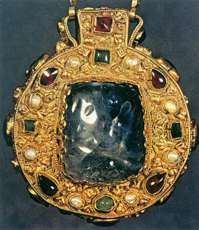西方中世纪到近代的工艺美术：金银珠宝文物（1）6世纪-15世纪- 知乎